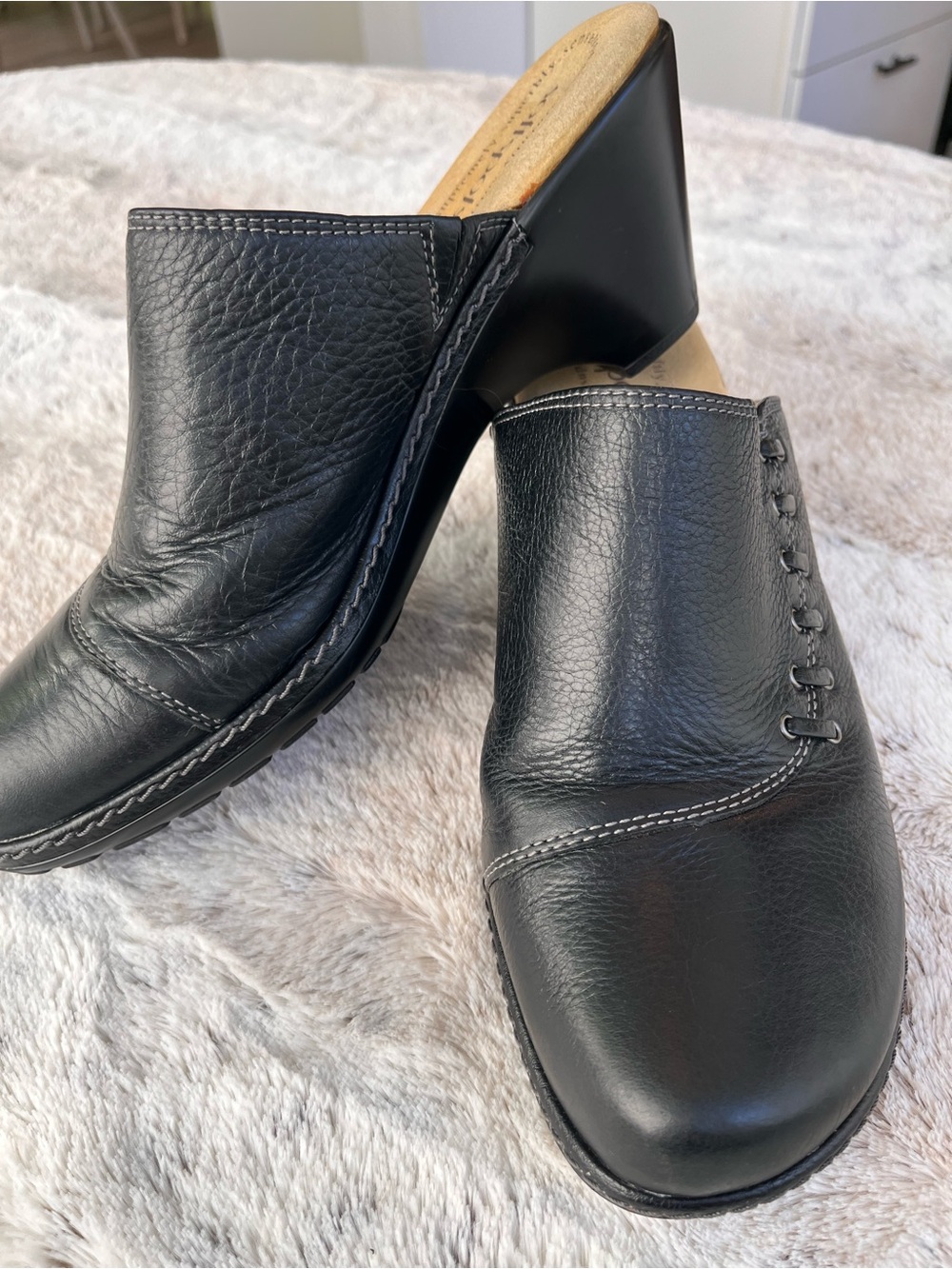 Softspots Black Leather Slip-On Clog Mule